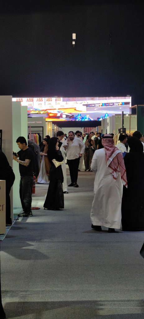 قمرا