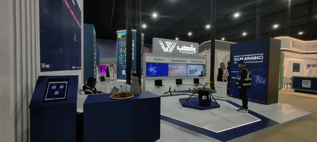 دليل تصميم جناح مبتكر يخطف الأنظار في معرض LEAP للتقنية